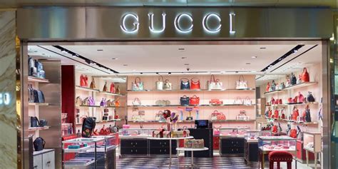 5 способов отличить настоящую и поддельную сумку Gucci.